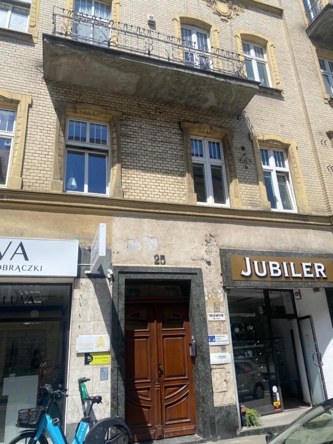 Przytulna Kawalerka Z Antresola Apartment Katowice Ngoại thất bức ảnh